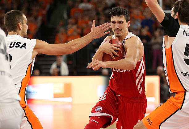 在篮球场上 在篮球场上