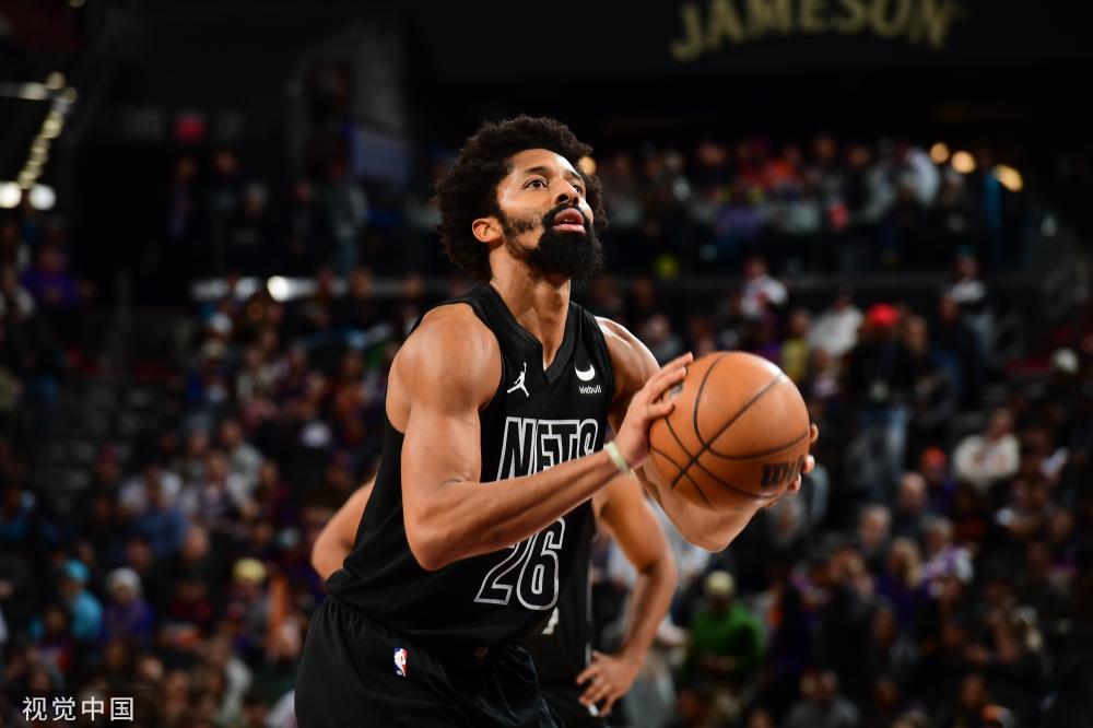 卢在访谈中 卢在访谈中