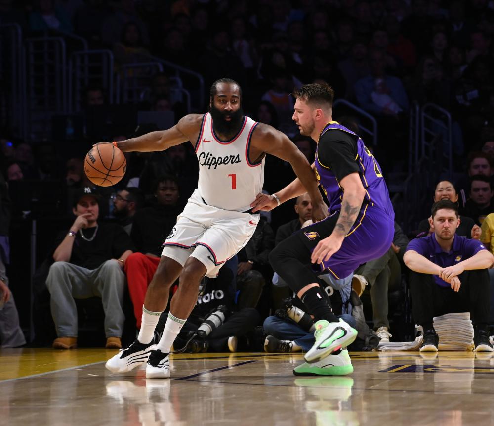 守更具压力 守更具压力