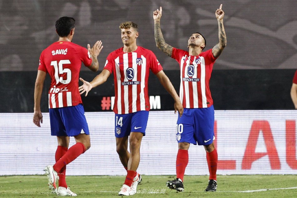 际舞台上以 际舞台上以