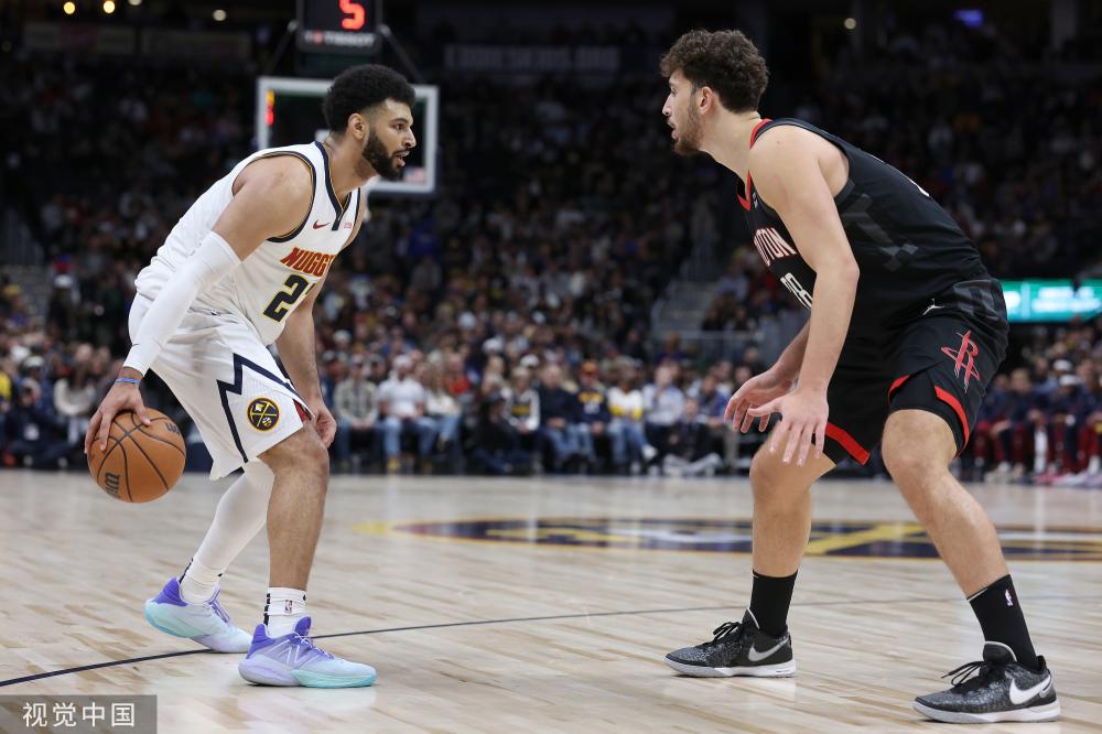 的转会费与 的转会费与