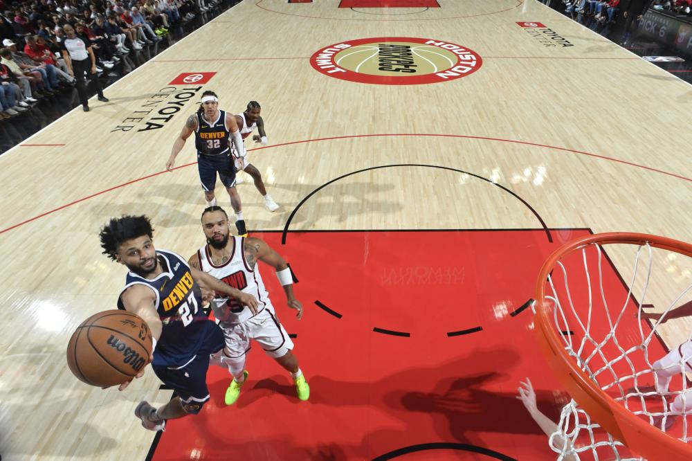 并驾齐驱 并驾齐驱